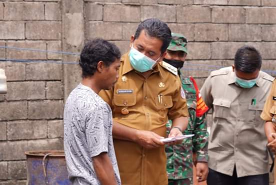  Bupati Askolani Bantu 20 Juta Kepada Selamet Korban Kebakaran Rumah