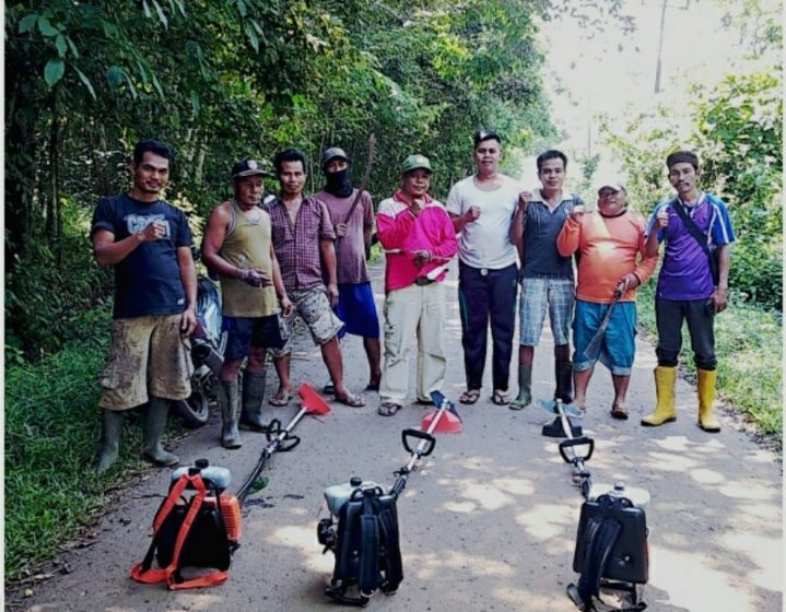  Pemdes Rimba Alai Gotong Royong Tebas Bayang Jalan