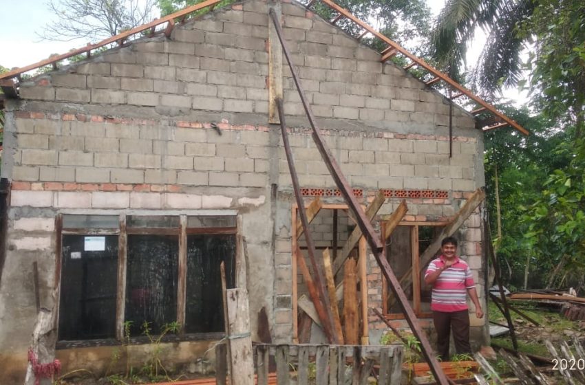  Pemerintah Desa Tanjung Kepayang Bedah Dua Unit RTLH