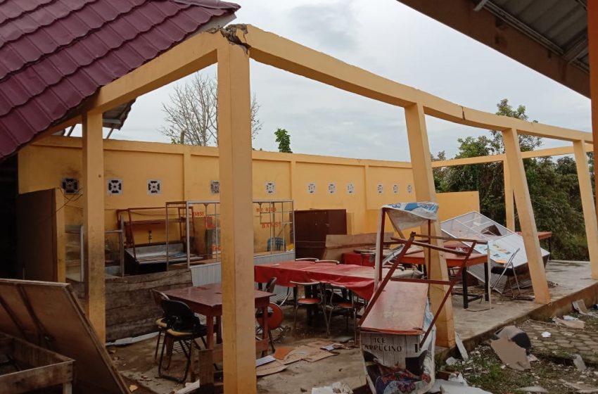  Angin Puting Beliung Rusak 5 Gedung Sekolah dan 3 Rumah Warga