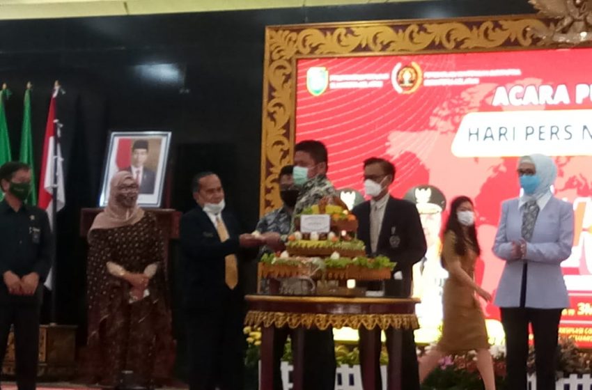 Gubernur Peringatan Hari Pers Nasional Di Griya Agung