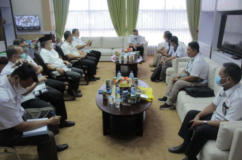  PLH Bupati OKU Apresiasi SMSI