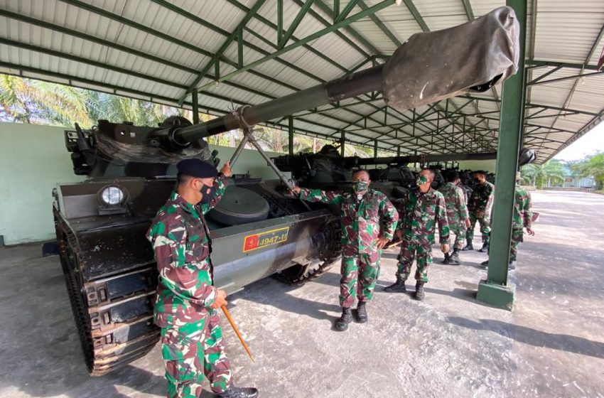  Tim Pengawasan Sarpraslat TNI AD Kunjungi Markas Yonkav 5/DPC Karang Endah