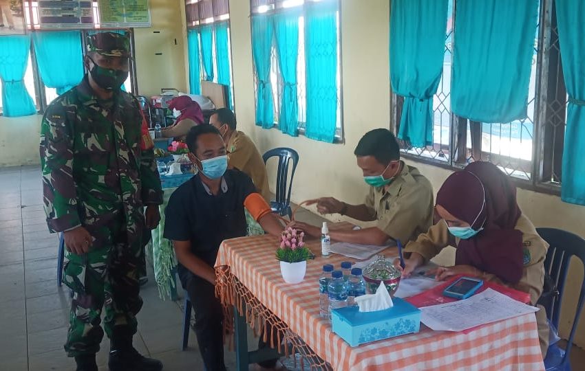  Stop Mata Rantai Penyebaran Covid-19, TNI Sosialisasi dan Vaksinasi Massal