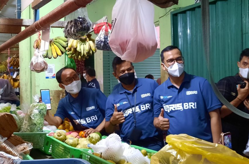  BRI Bersinergi Permudah Masyarakat dengan Penggunaan QRIS di Pasar Tradisional