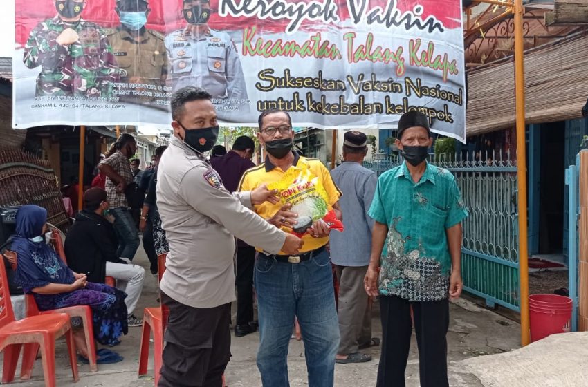  Gelar Vaksin di Pemukiman Warga, Polsek Talang Kelapa Ikut Sukseskan Vaksinasi Nasional