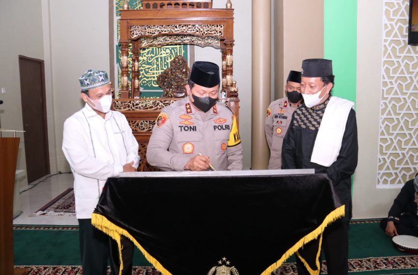  Kapolda Resmikan Pemakaian Masjid Alaman Pakri Komplek Pakri Palembang