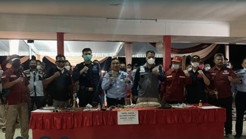  Tim Satops Patnal Kanwil Kemenkumham Sumsel Geledah Lapas Narkotika Banyuasin
