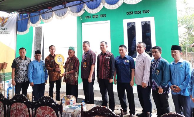  Baznas Kota Palembang Serahkan Kunci Bedah Rumah Ke 23