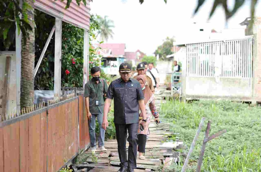  Ketua DPRD Kota Palembang Datangi Jalan Setapak Yang Viral