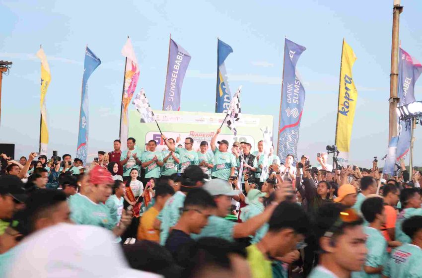  Gubernur Herman Deru Lepas Ribuan Pelari dalam Ampera Tourism Run 2025